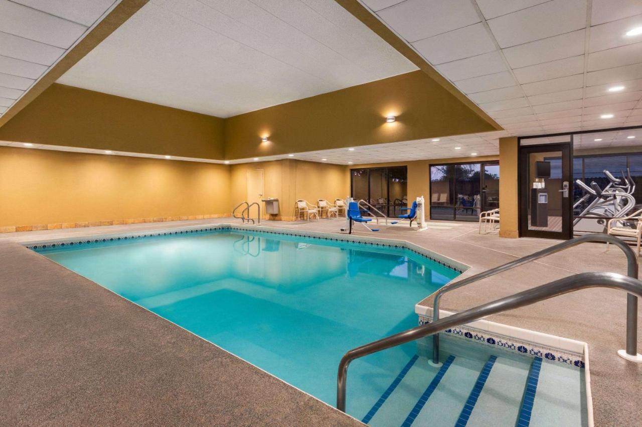 Americinn By Wyndham Madison West Dış mekan fotoğraf